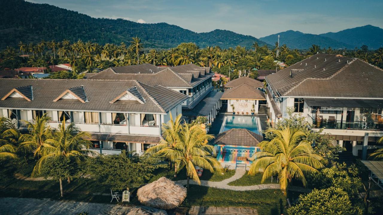 阿丽亚商务公寓酒店 Padang Mat Sirat 外观 照片