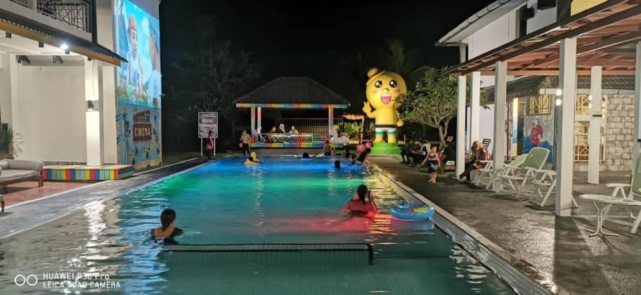 阿丽亚商务公寓酒店 Padang Mat Sirat 外观 照片