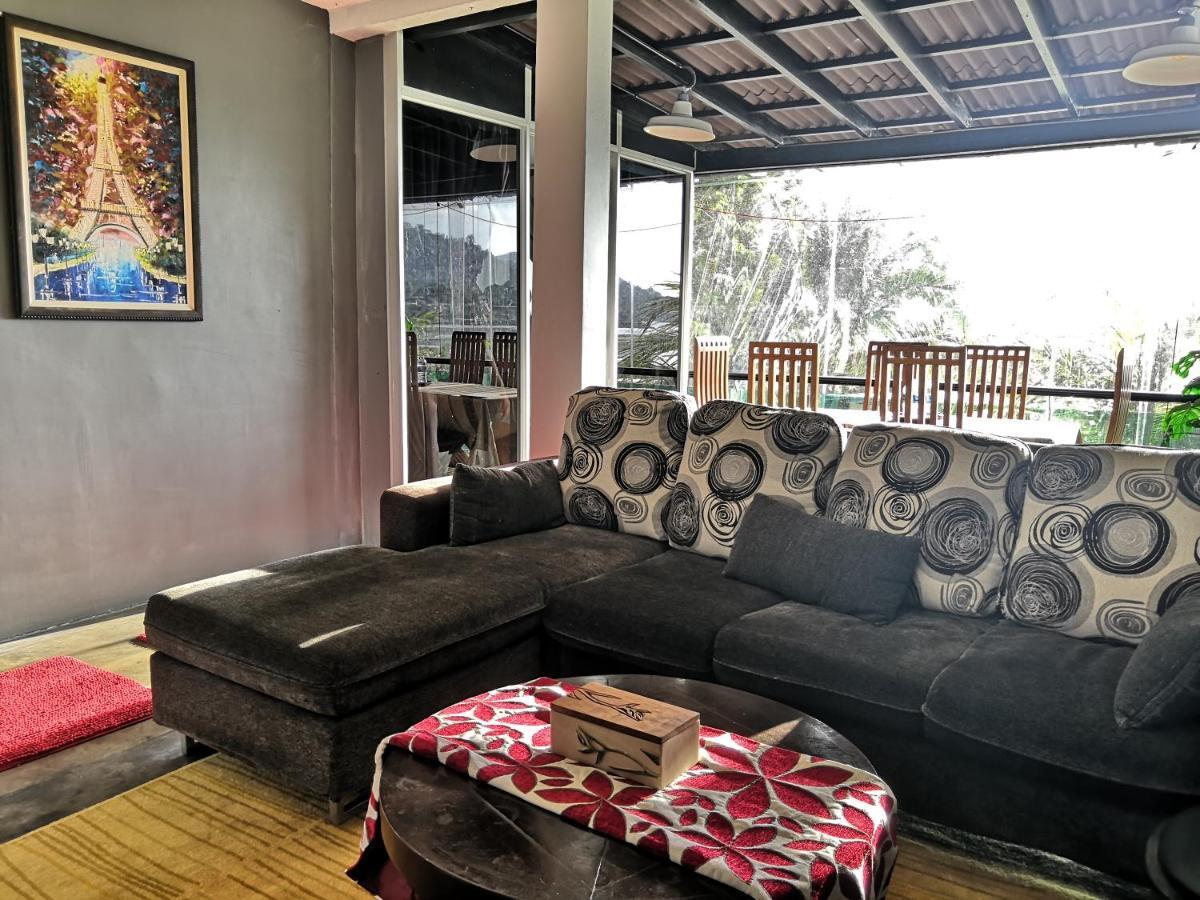 阿丽亚商务公寓酒店 Padang Mat Sirat 外观 照片