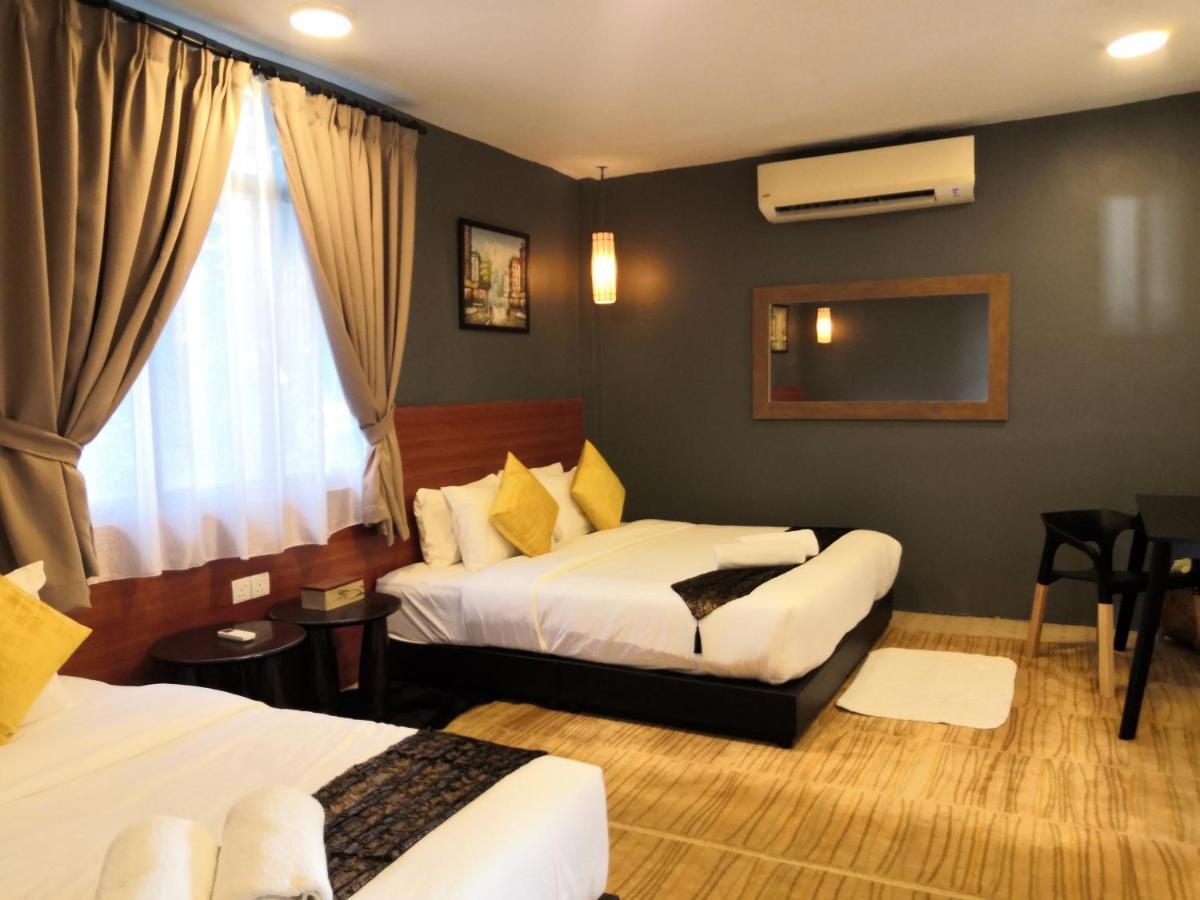 阿丽亚商务公寓酒店 Padang Mat Sirat 外观 照片