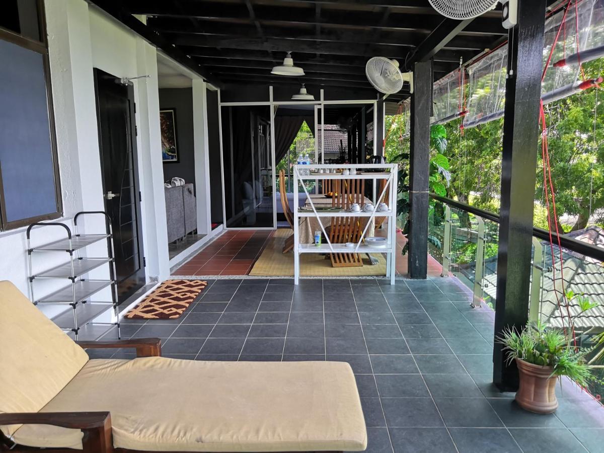 阿丽亚商务公寓酒店 Padang Mat Sirat 外观 照片